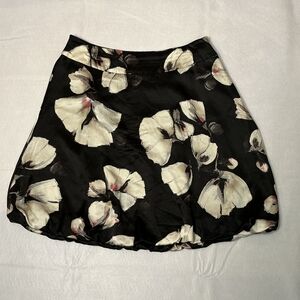 White House Black Market Skirt Size 6 Multi Floral Silk Bubble Hem Knee Length